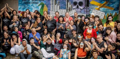 Manifestação contra empresa de biocombustíveis na Argentina: na COP30, ativistas denunciam que poluição provoca graves problemas de saúde na comunidade (Foto: Fuera Porta / Reprodução Facebook)