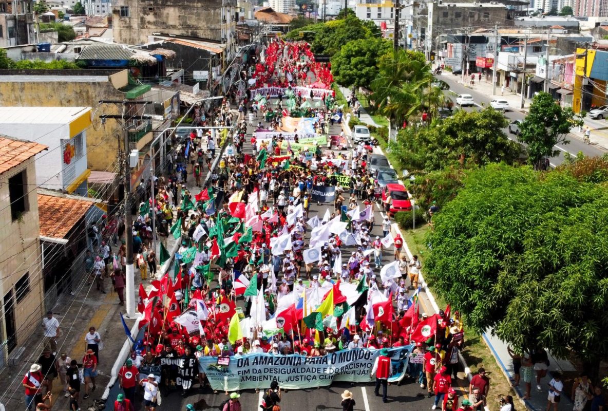 Marcha Mundial pelo Clima reúne 70 mil em Belém para cobrar ação contra crise climática: unificação global das lutas socioambientais (Foto: Aline Massuca / COP30)