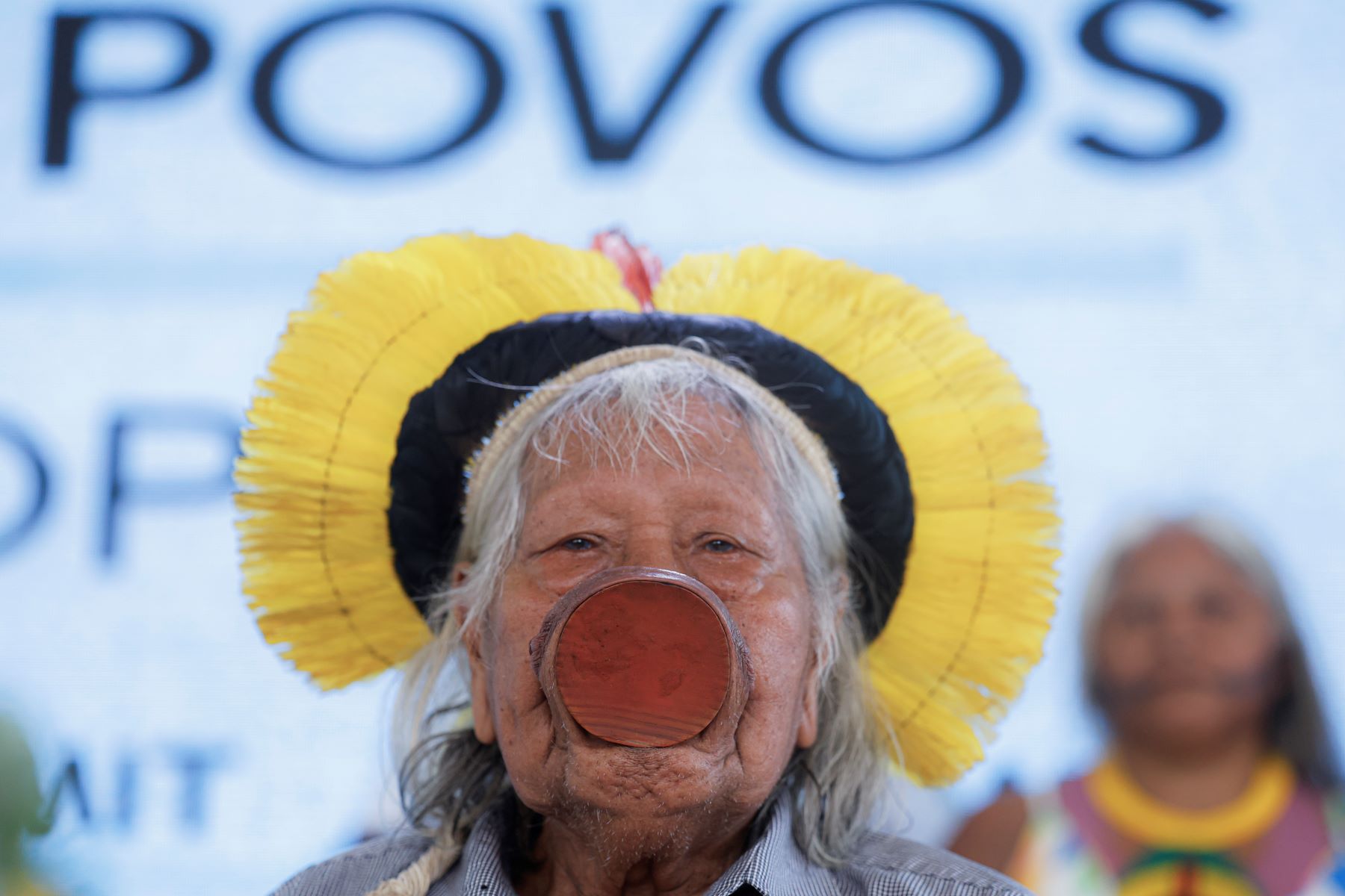 O cacique Raoni, na Cúpula dos Povos: "É nossa missão defender a vida da Terra e de todos os seres" (Foto: Tânia Rego / Agência Brasil)