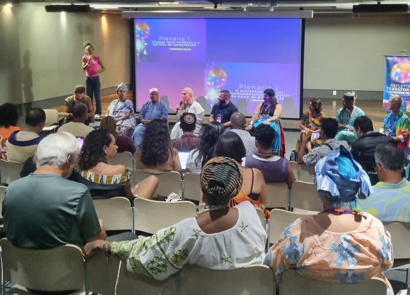 Painel de diálogo inter-religioso no 1º Seminário Nacional LGBTQIA+ de Fé: luta contra fundamentalismos (Foto: Oscar Valporto)