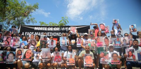 Pais e parentes protestam contra retirada de fotos de crianças vítimas da violência: a dor que o Rio não quer ver (Foto: Rafael Henrique Brito / ONG Rio de Paz - 04/01/2025)