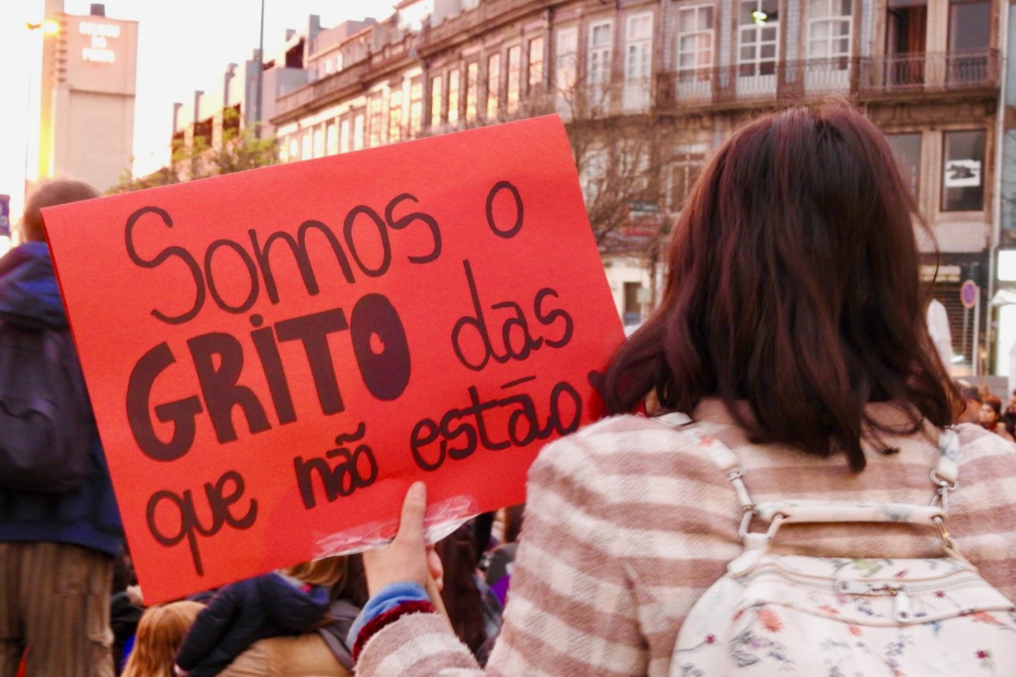 Ato em defesa das mulheres e contra a violência em Portugal: no Dia Internacional da Mulher, reflexões sobre bruxas, poder, medo e ignorância (Foto: Helena Ferreira)