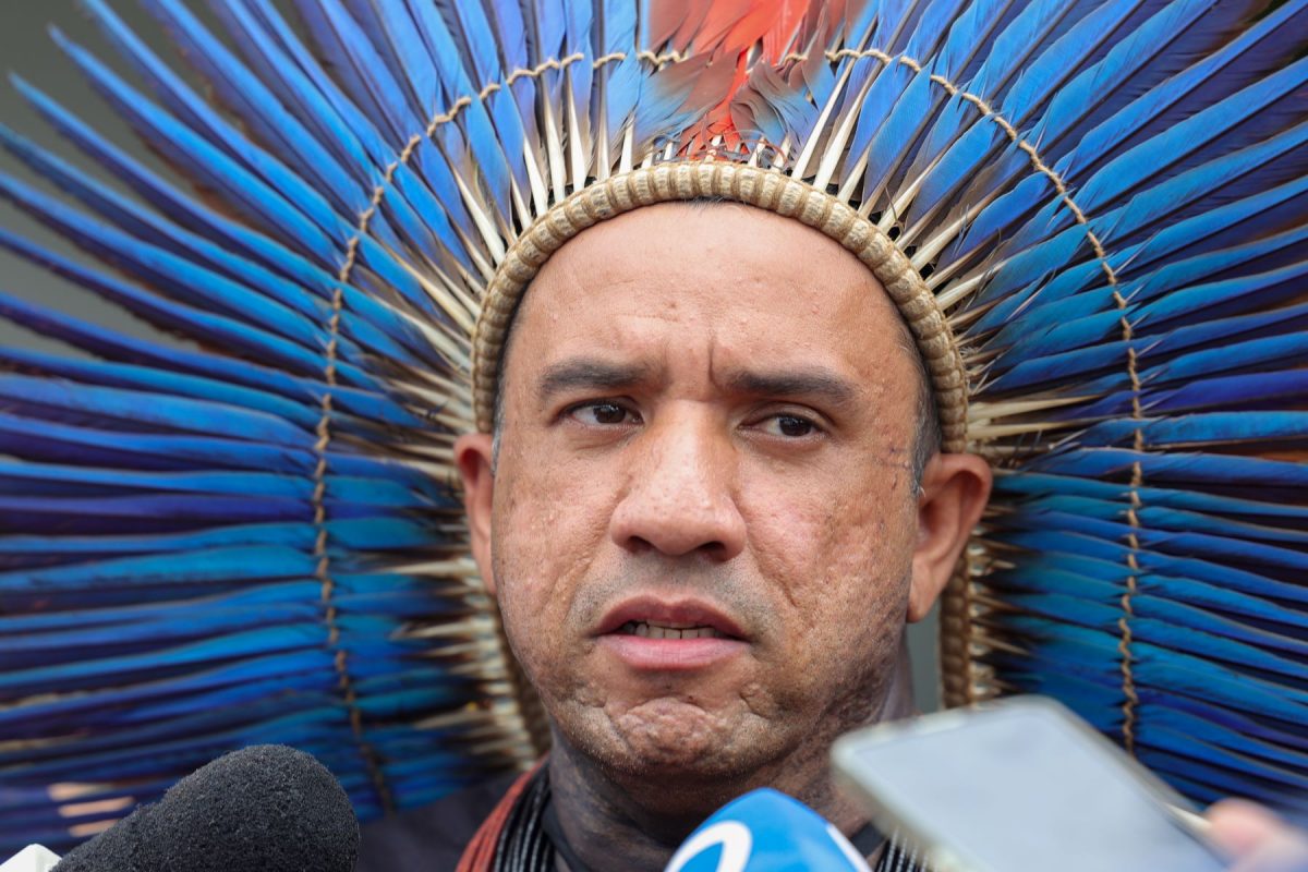 Dinamam Tuxá no Acampamento Terra Livre: indígenas querem protagonismo na COP30 e demarcações de terras no documento final (Foto: Fábio Pozzebom / Agência Brasil)