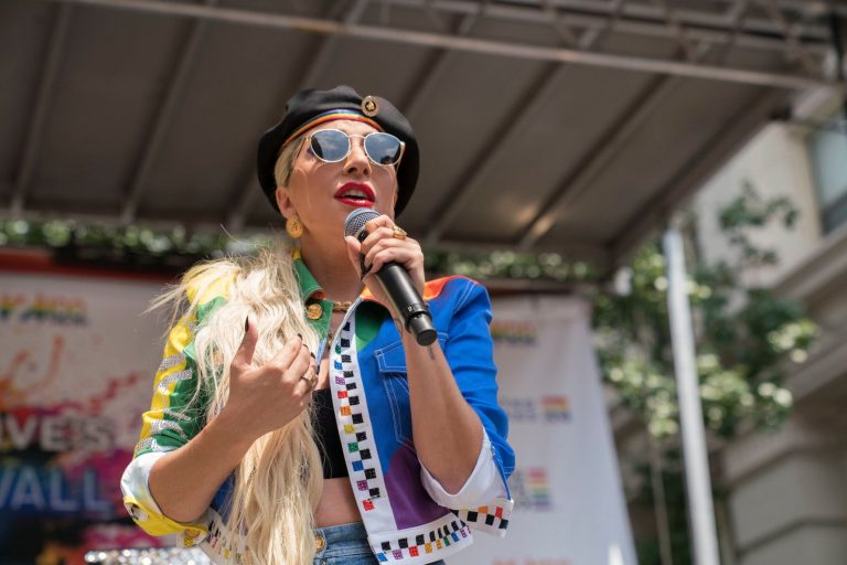 Lady Gaga no show pelos 50 anos de Stonewall, marco da luta da comunidade LGBT+: “Levaria uma bala por vocês” (Foto: Pride Live / redes scoais - 28/06/2019)