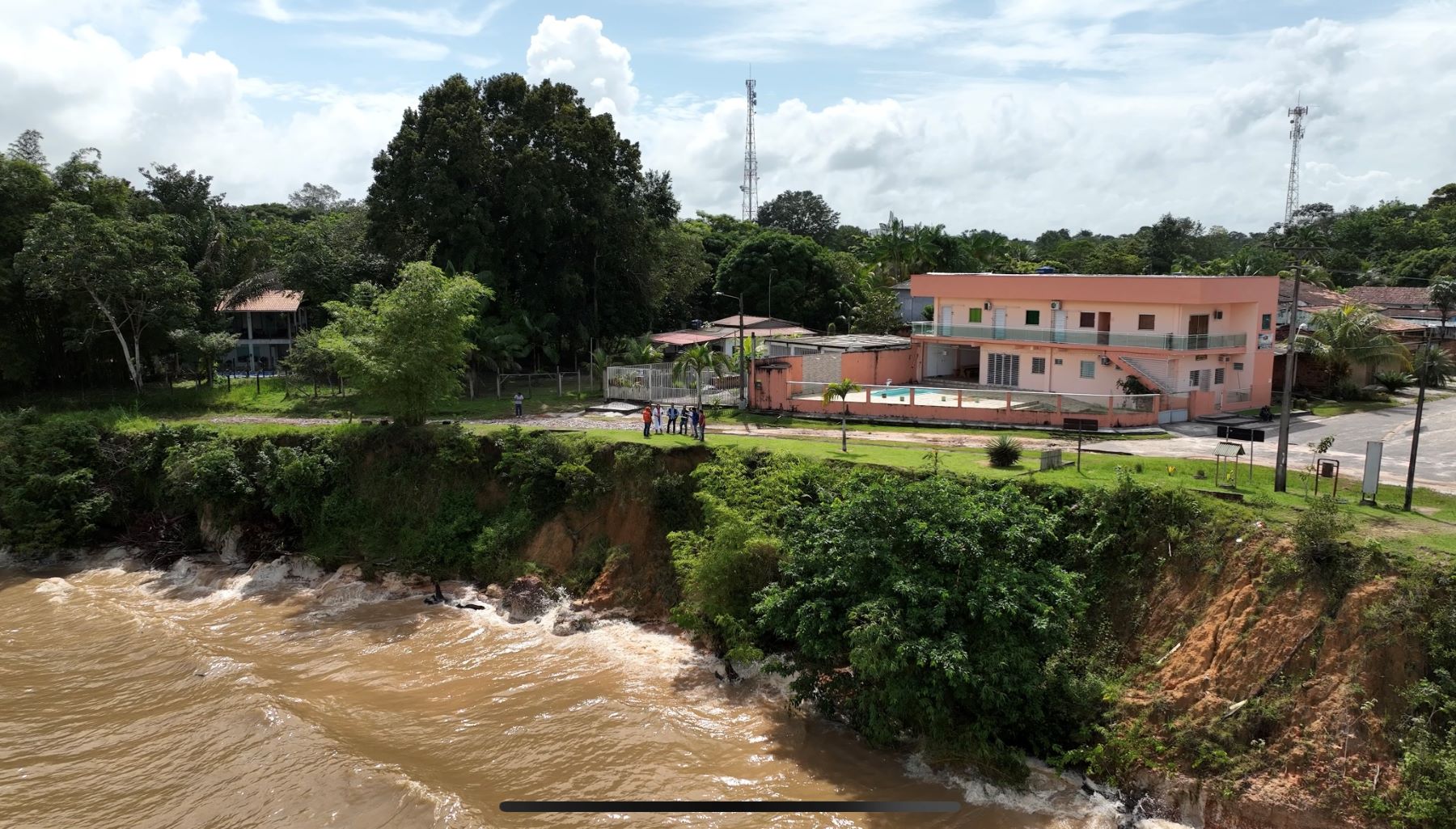 Erosão costeira na Ilha do Mosquito: Belém tem 150 mil pessoas residindo nas áreas de vulnerabilidades e riscos climáticos (Foto: Ascom-Seurb / Agência - 21/03/2023)