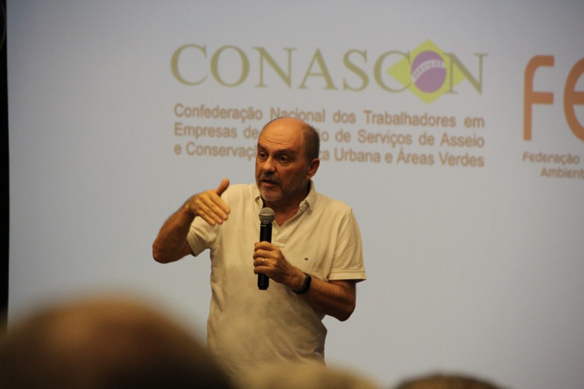 Clemente Ganz, recém-designado em enviado especial da COP30, em evento do movimento sindical: "transição justa exigirá o comprometimento de governos, empresas e sindicatos para garantir que ninguém fique para trás” (Foto: Divulgação / Sineaco / Conduscon - 04/04/2023)