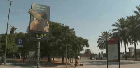 Termômetro sob o sol marca 48 graus em Sevilha, Espanha: calor bate recorde para junho em países da Europa (Foto: RTE News / Reprodução)