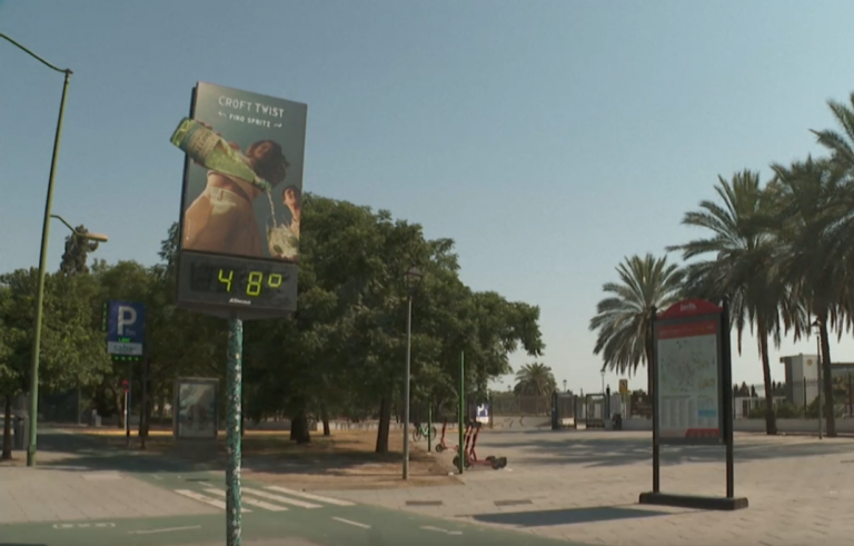 Termômetro sob o sol marca 48 graus em Sevilha, Espanha: calor bate recorde para junho em países da Europa (Foto: RTE News / Reprodução)