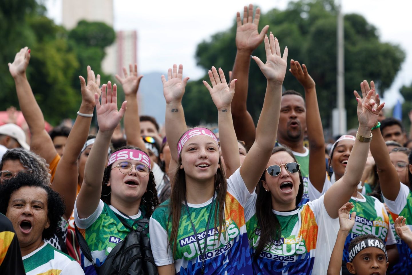Marcha para Jesus reúne multidão cristã no Rio: evangélicos já são maioria em 18 dos 22 municípios da Região Metropolitana (Foto: Fernando Frazão / Agência Brasil - 24/05/2025)