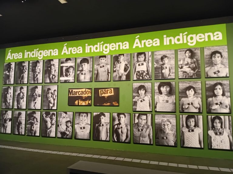 A famosa série Marcados na exposição 'Claudia Andujar e seu Universo': Museu do Amanhã, no Rio, lança Projeto Esquenta COP para debater crise climática e aproximar tema do público (Foto: Oscar Valporto)