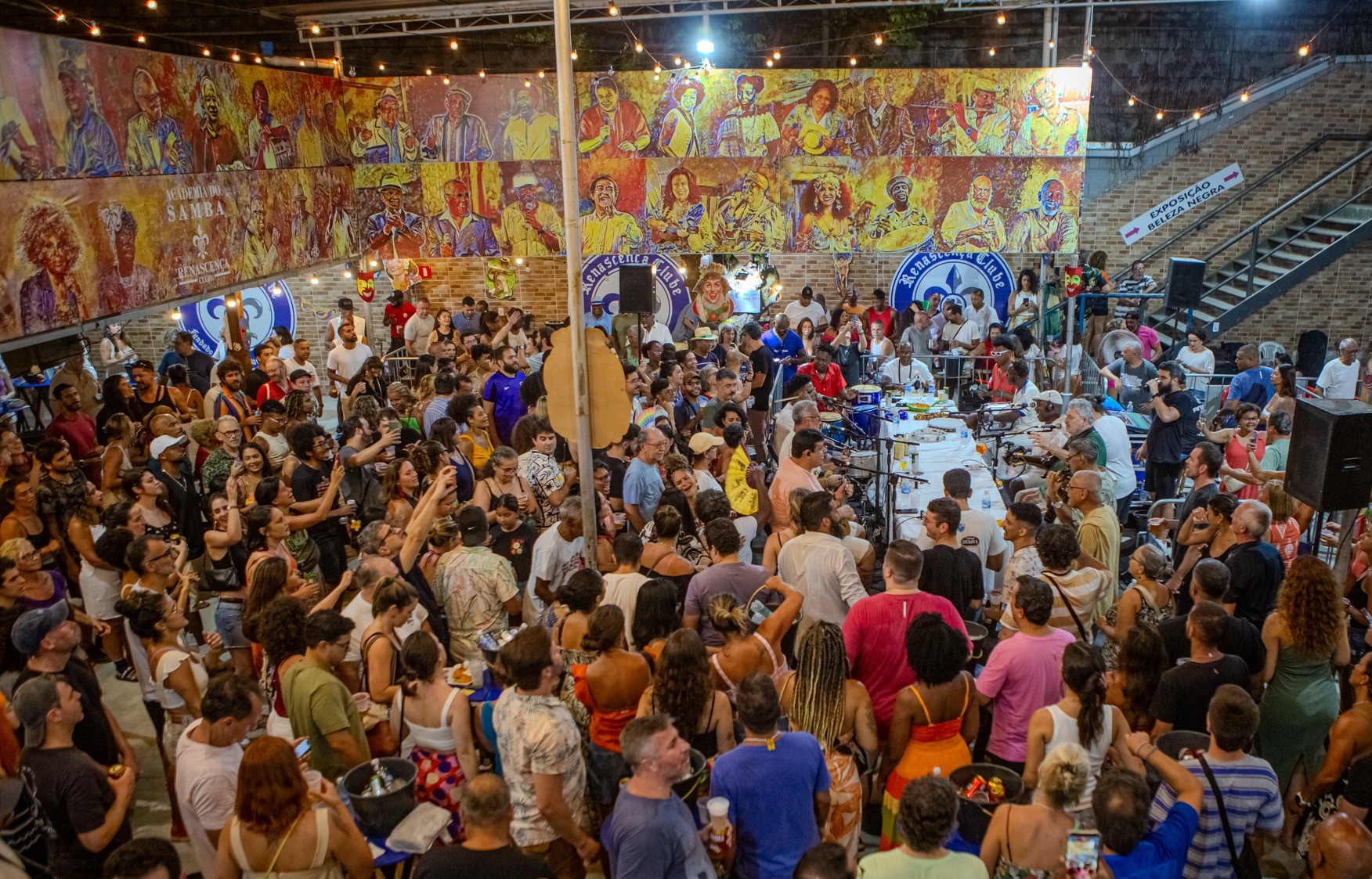 Moacyr Luz e o Samba do Trabalhador: rodas são sucesso em locais fechados ou nas ruas e praças (Foto: Clube Renascença / Divulgação - 02/02/2025)