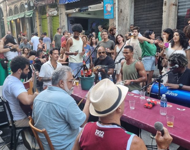 O samba, as rodas e o espírito da Casa da Mãe Joana