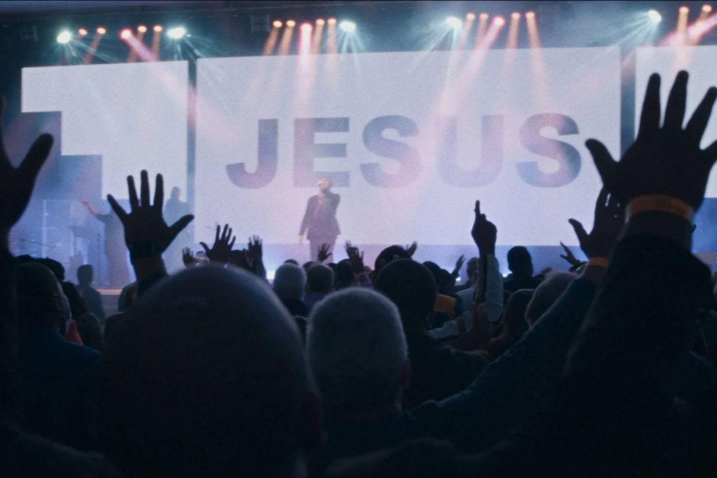 Cena de "Apocalipse nos Trópicos": drástica transição religiosa em Alto Caparaó (MG), apesar de incomum, mostra como é possível uma hegemonia religiosa, que o documentário retrata em sua face mais fundamentalista (Foto: Busca Vida Filmes / Divulgação)
