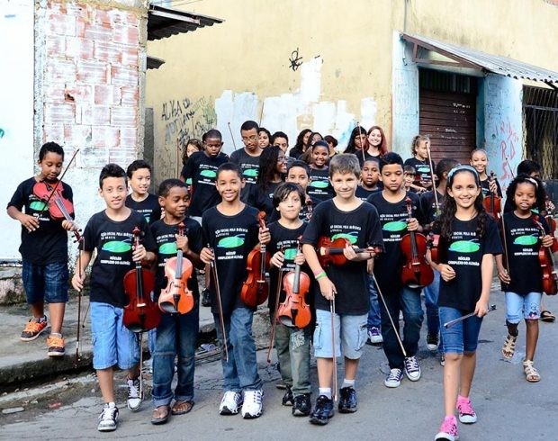 Instrumentos sinfônicos a serviço da democratização da música clássica