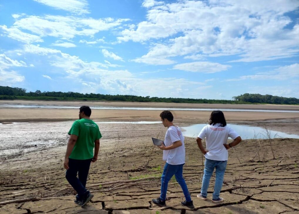 Seca extrema no Rio Madeira em 2024: impacto na agricultura e na pesca, seguido por enchente que desabrigou famílias (Foto: Movimento dos Atingidos por Barragens)