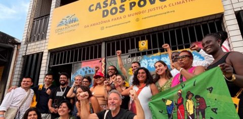 Ativistas na Casa da Cúpula dos Povos: levante popular nas ruas de Belém para pressionar a COP30 (Foto: Midia Ninja)