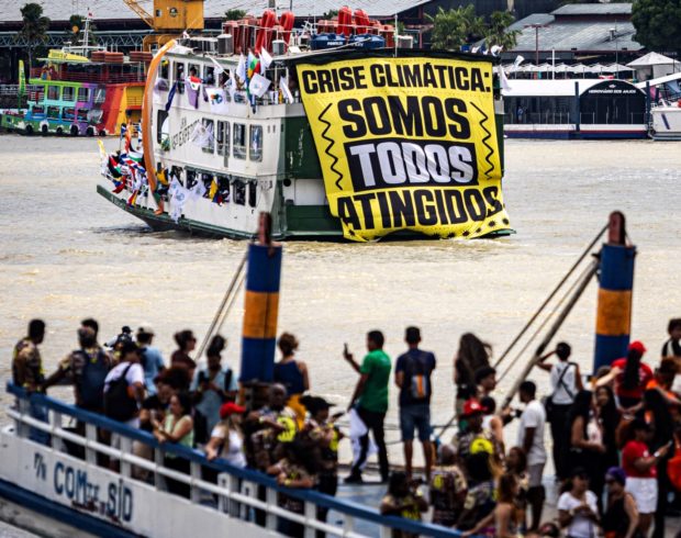 Barqueata por justiça climática reúne mais de 200 embarcações em Belém