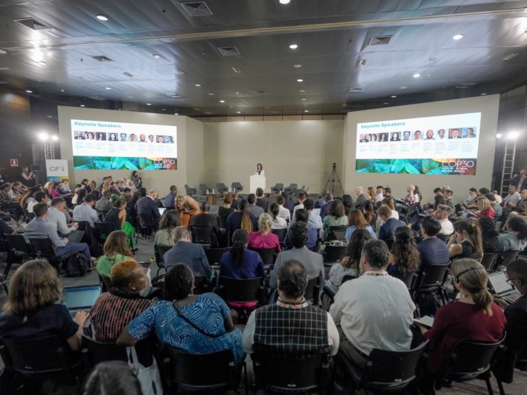 Evento sobre adaptação na COP30 com dirigentes de bancos de desenvolvimento e fundos climáticos: avanço em métricas e metodologias (Foto: Rafa Neddermeyer / COP30 / PR)
