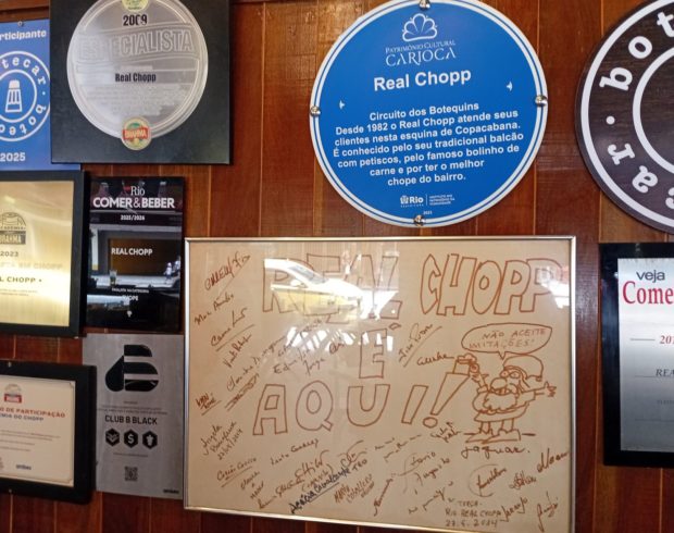 Homenagens a Jaguar nos botequins e a realeza do chope de Copacabana