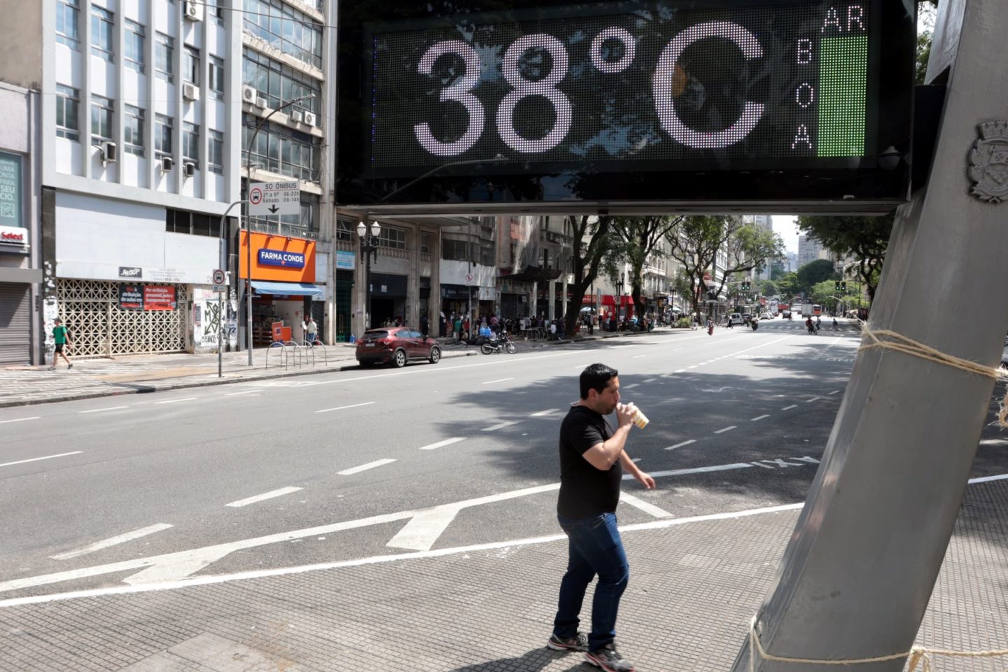 Domingo de recorde de calor em São Paulo: falência térmica ameaça o corpo humano com temperaturas acima de 35 graus, alertam médicos (Foto: Paulo Pinto / Agência Brasil)
