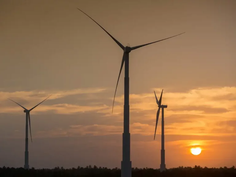 Usina eólica em Icaraí, no Ceará. O Brasil segue tendo uma das matrizes energéticas mais limpas do mundo. Foto Divulgação/Ari Versiani/PAC