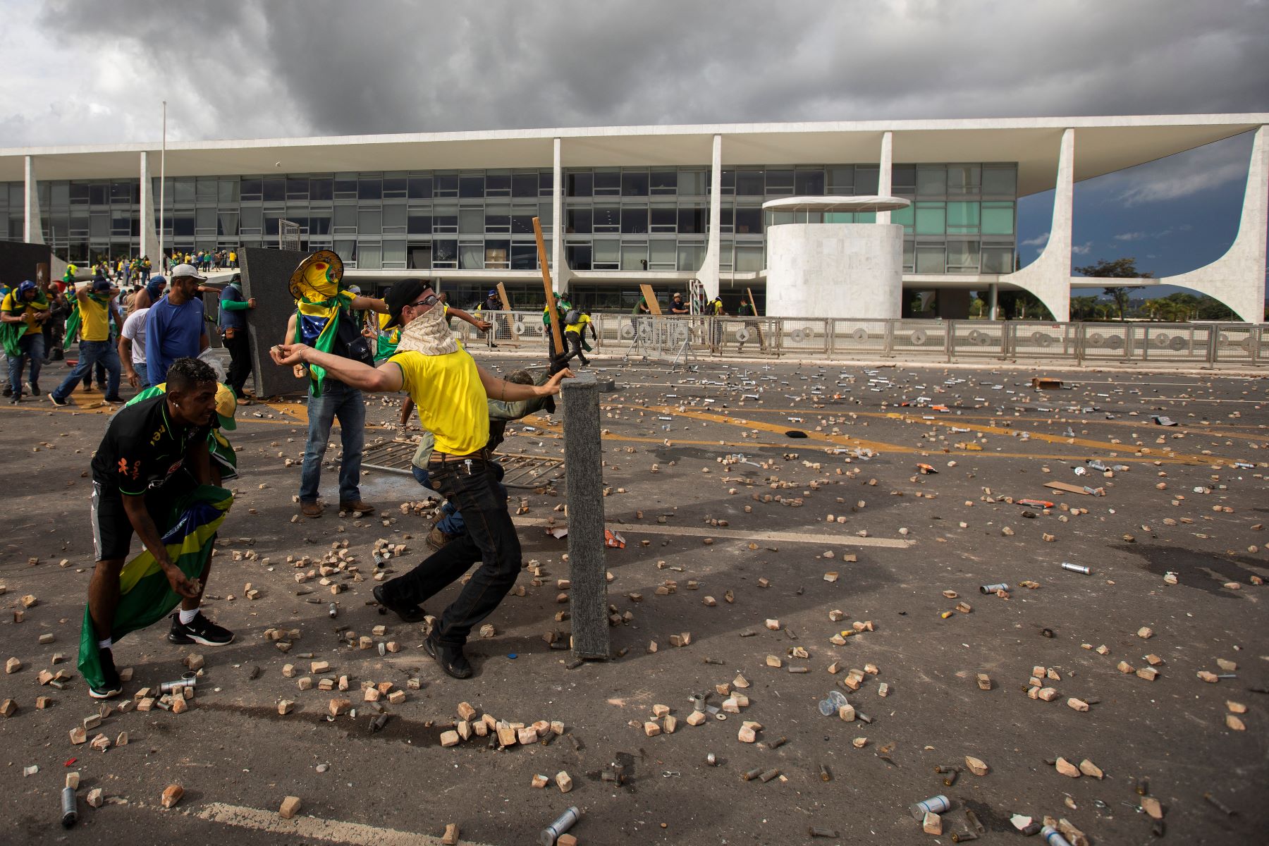 Ataque golpista às sedes dos Três Poderes no 8 de Janeiro: mais de 800 condenados pela tentativa de golpe (Foto: Joedson Alves / Agência Brasil - 08/01/2023)