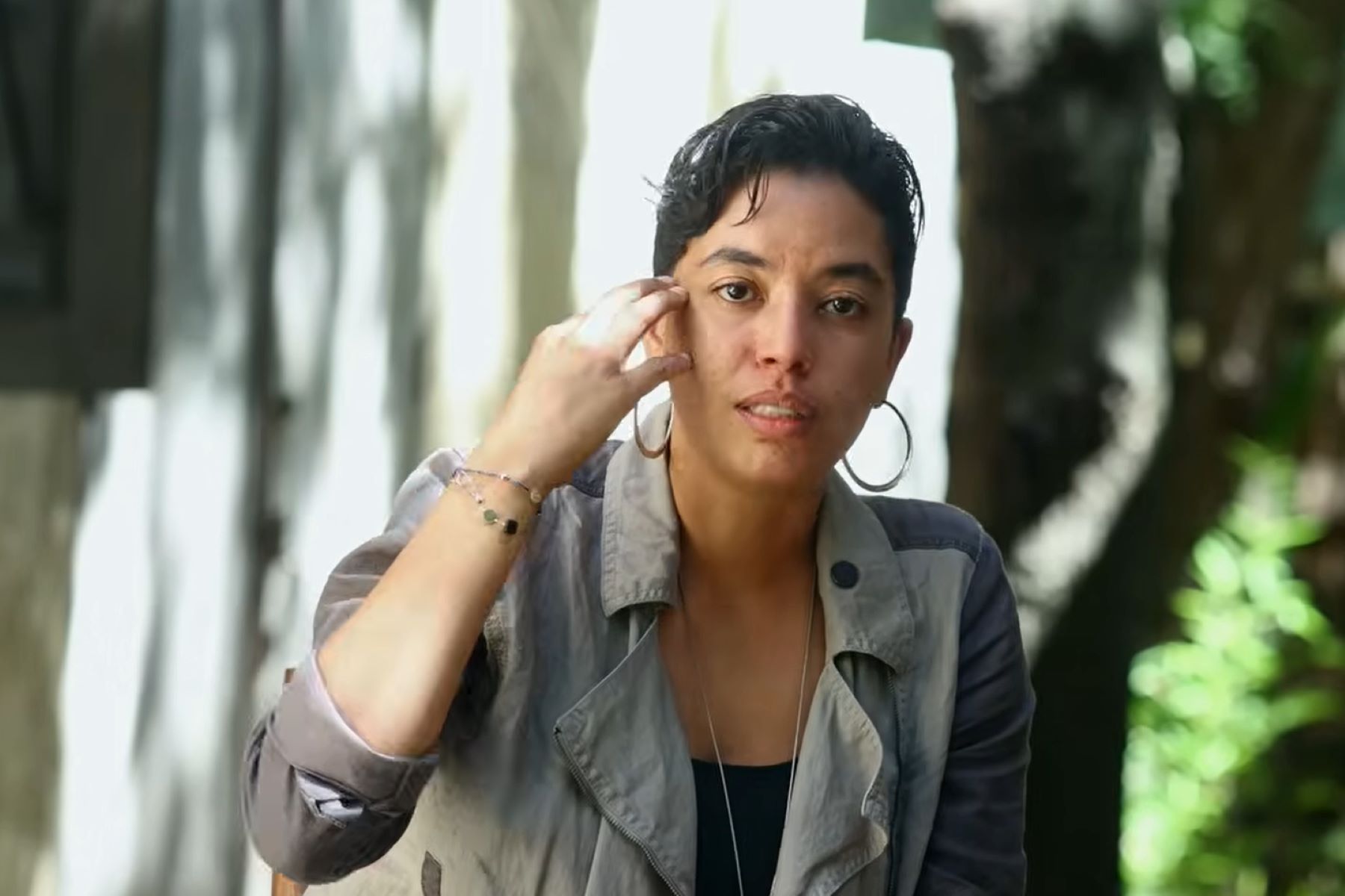 Isabelle Clérié e sua receita para o Haiti: escutar os haitianos, confiar em sua inteligência, rejeitar a impotência imposta e reconhecer que o futuro já está sendo construído de dentro do país para fora (Foto: Reprodução: YouTube)