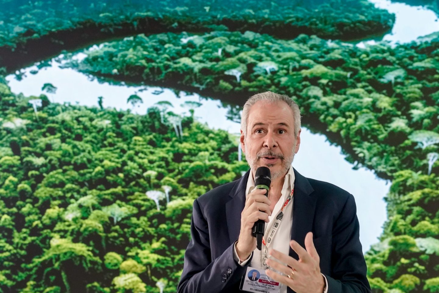 André Corrêa do Lago em evento em Belém: presidente da COP30 defende aceleração do multilateralismo climático em nova carta (Foto: Rafa Neddermeyer / COP30 - 15/11/2025)