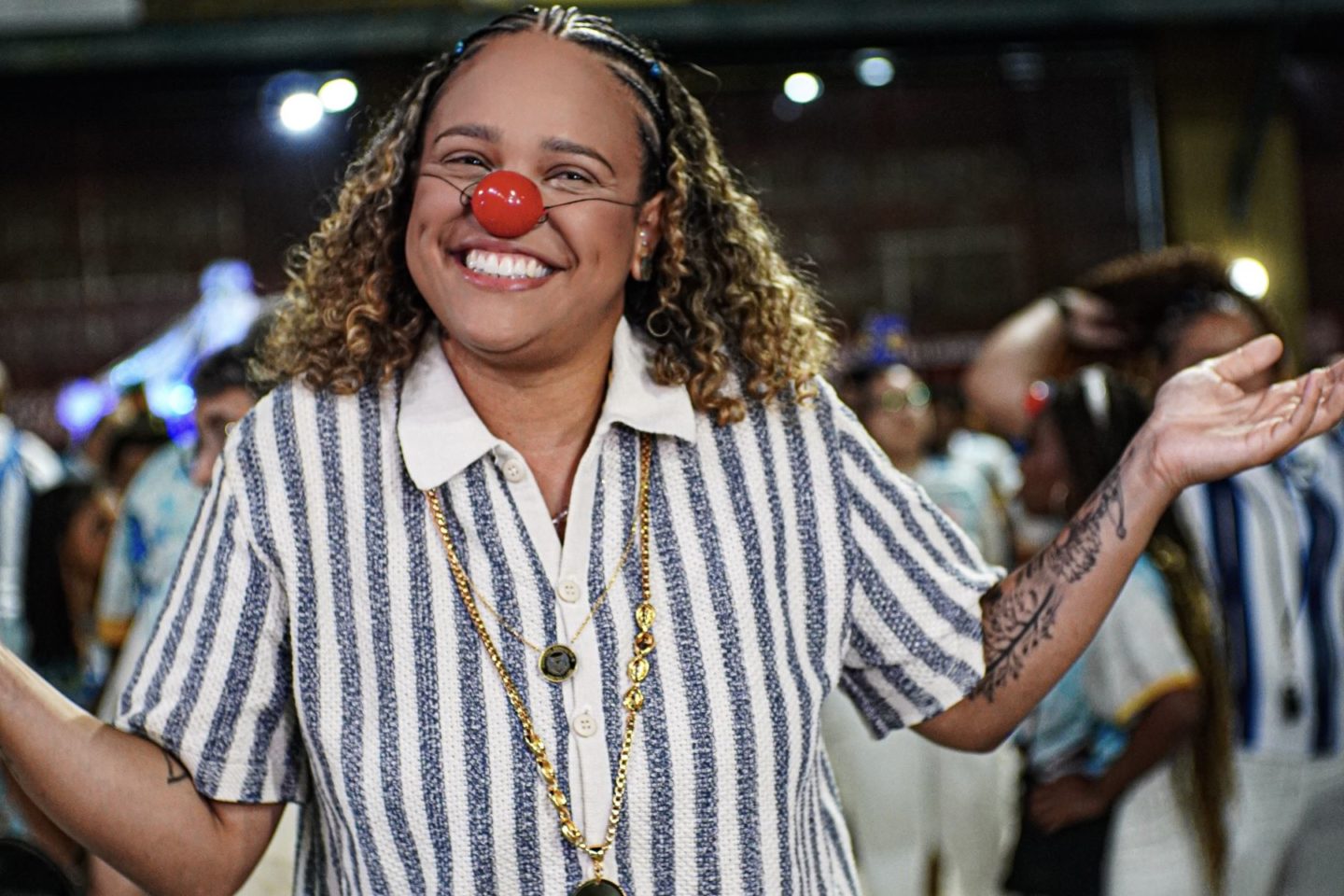 Laísa Lima, 26 anos, única mestra de bateria nas 27 escolas de samba que vão desfilar na Marquês de Sapucaí: nova geração de mulheres ganha protagonismo na Passarela (Foto: Luan Oliveira / Divulgação)