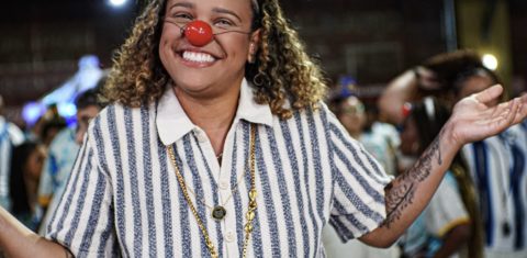 Laísa Lima, 26 anos, única mestra de bateria nas 27 escolas de samba que vão desfilar na Marquês de Sapucaí: nova geração de mulheres ganha protagonismo na Passarela (Foto: Luan Oliveira / Divulgação)