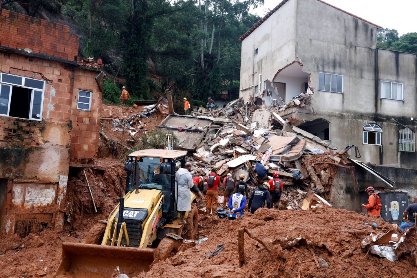 Destruição causada pelo temporal em Juiz de Fora/MG: chuvas extremas e mortais no Sudeste reforçam urgência de adaptar as cidades brasileiras ao “novo anormal” (Foto: Tânia Rego / Agência Brasil)