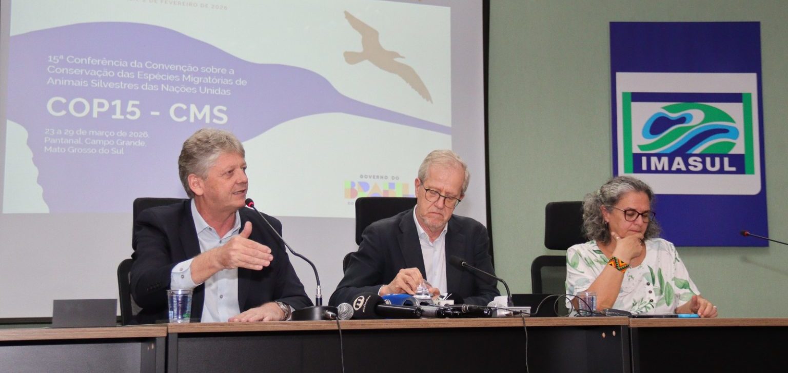 Foto colorida de reunião sobre a COP15 de Espécies Migratórias em auditório do Imasul (Instituto de Meio Ambiente de Mato Grosso do Sul)