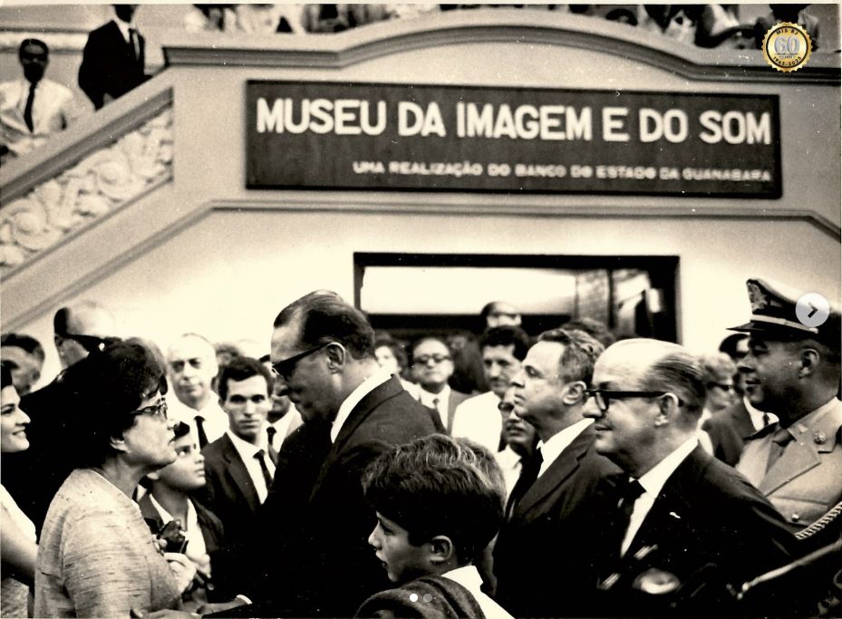 O governador da Guanabara, na inauguração do Museu da Imagem do Som (MIS) em 1965: preservação da memória e da identidade carioca (Foto: Reprodução / Acervo MIS)