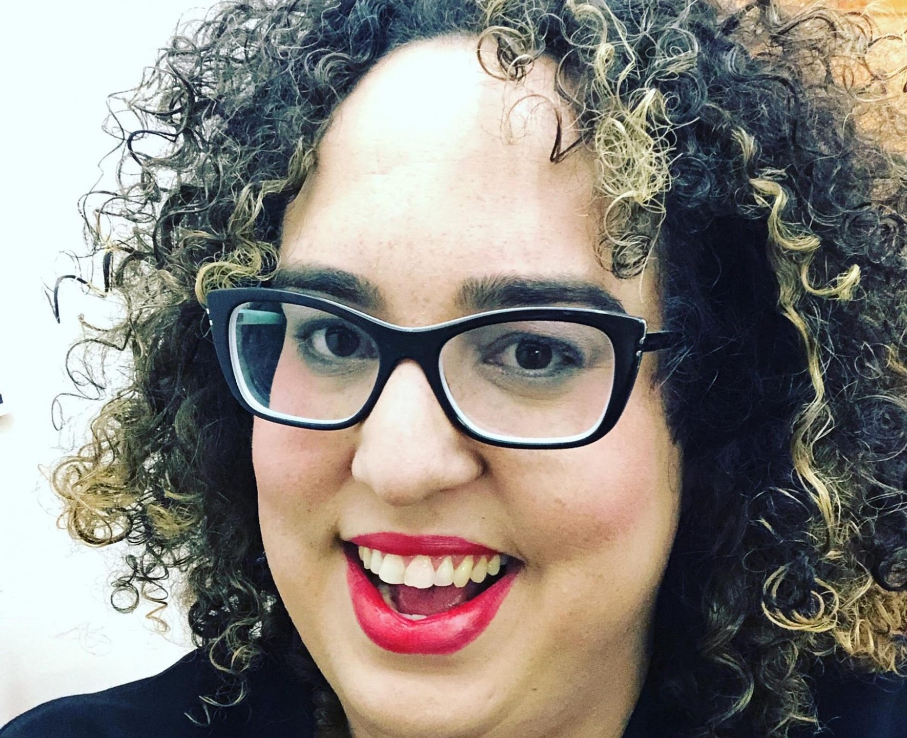 A astrofísica Vivian Miranda, primeira mulher trans a realizar pós-doutorado nesta área na Universidade do Arizona (EUA): integrante de projeto para satélites da Nasa (Foto: Arquivo Pessoal)