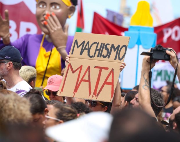 Redpill: saiba mais sobre este e outros termos de ódio contra mulheres