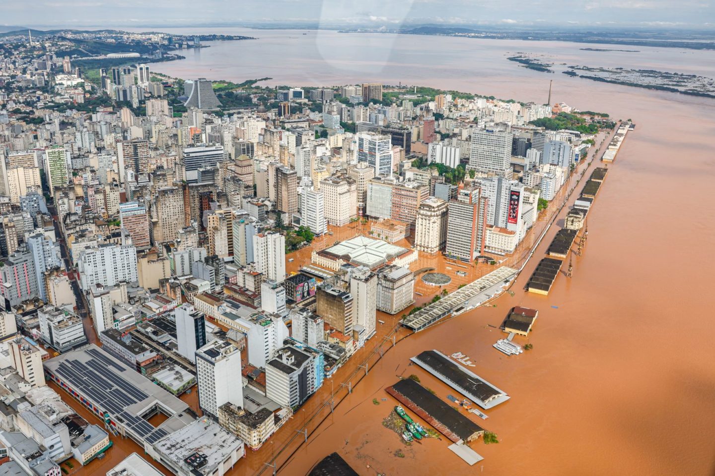 Porto Alegre submersa após a enchente de 2024: Brasil tem 1.594 municípios em vulnerabilidade climática e fiscal (Foto: Ricardo Stucker / PR / Agência Brasil - 05/05/2024)