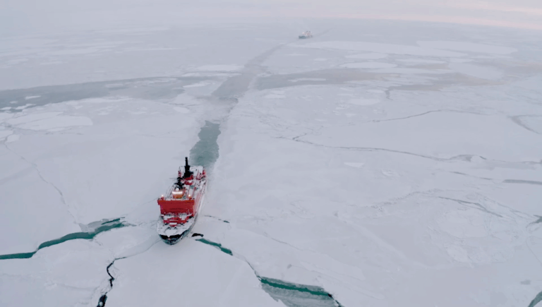 Frame do documentpario Groenlândia: O Eldorado do Gelo, exibido pelo CanalCurta!