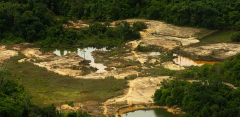 Garimpo ilegal na Terra Indígena Yanomami: relatório apontam redução mas garimpeiros insistem em invasões (Foto: Fabrício Marinho / Platô / ISA)