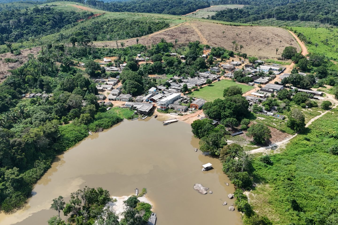 Foto colorida de aérea do garimpo de São José, no município de Jacareacanga (PA).