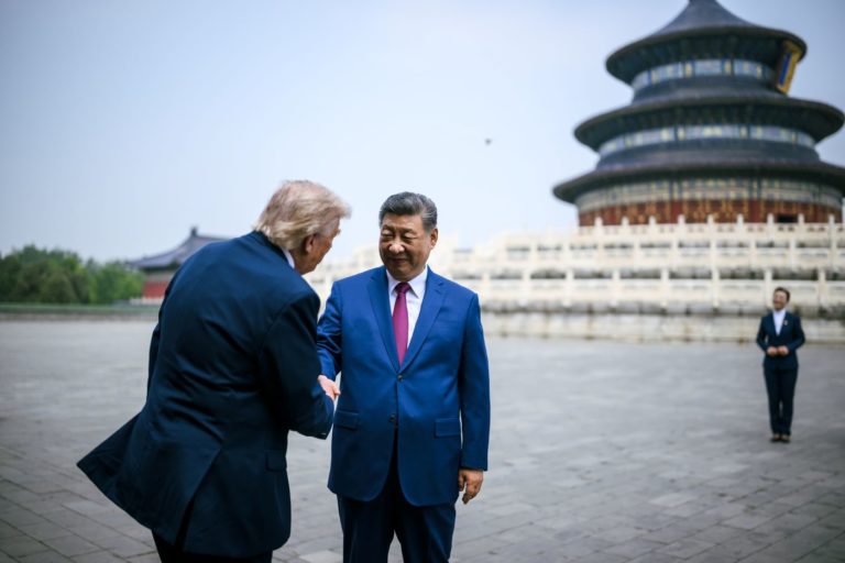 Xi Jinping recebe Donald Trump em Pequim: economia da China avança com densidade industrial e sistemas tecnológico-industriais sobrepostos (Foto: Daniel Torok / White House)