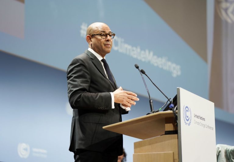 Simon Stiell, secretário executivo para o clima da ONU em Bonn: Turquia e Austrália assumem presidência compartilhada da Conferência do Clima sob pressão de guerras, tarifas e crise energética (Foto: Lucía Vásquez / UN Climate Change )