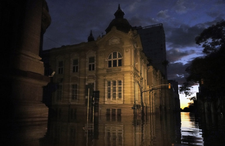Centro de Porto Alegre inundada pela enchente do rio Guaíba em 2024. (Foto: Mirian Fichtner)