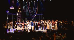 Uma aventura de teatro e samba