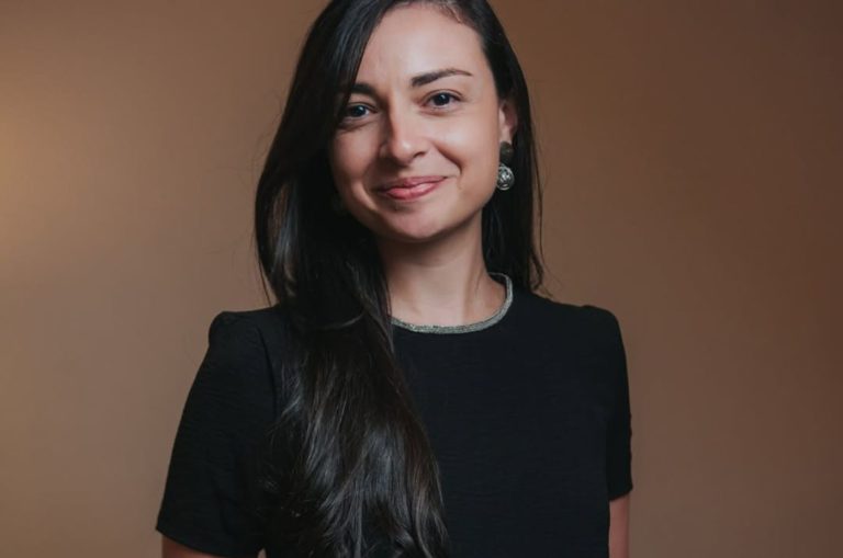 A ginecologista carioca Mariana Lyrio, especialista em sexologia e sexualidade humana: atendimento inclusivo é fundamental para mulheres lésbicas e bissexuais (Foto: Reprodução Instagram)