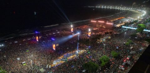 Multidão de dois milhões de pessoas para o show de Lady Gaga em Copacabana: impacto positivo para a economia da cidade e para os vendedores ambulantes da praia (Foto: Alexandre Macieira / Riotur - 03/05/2025)