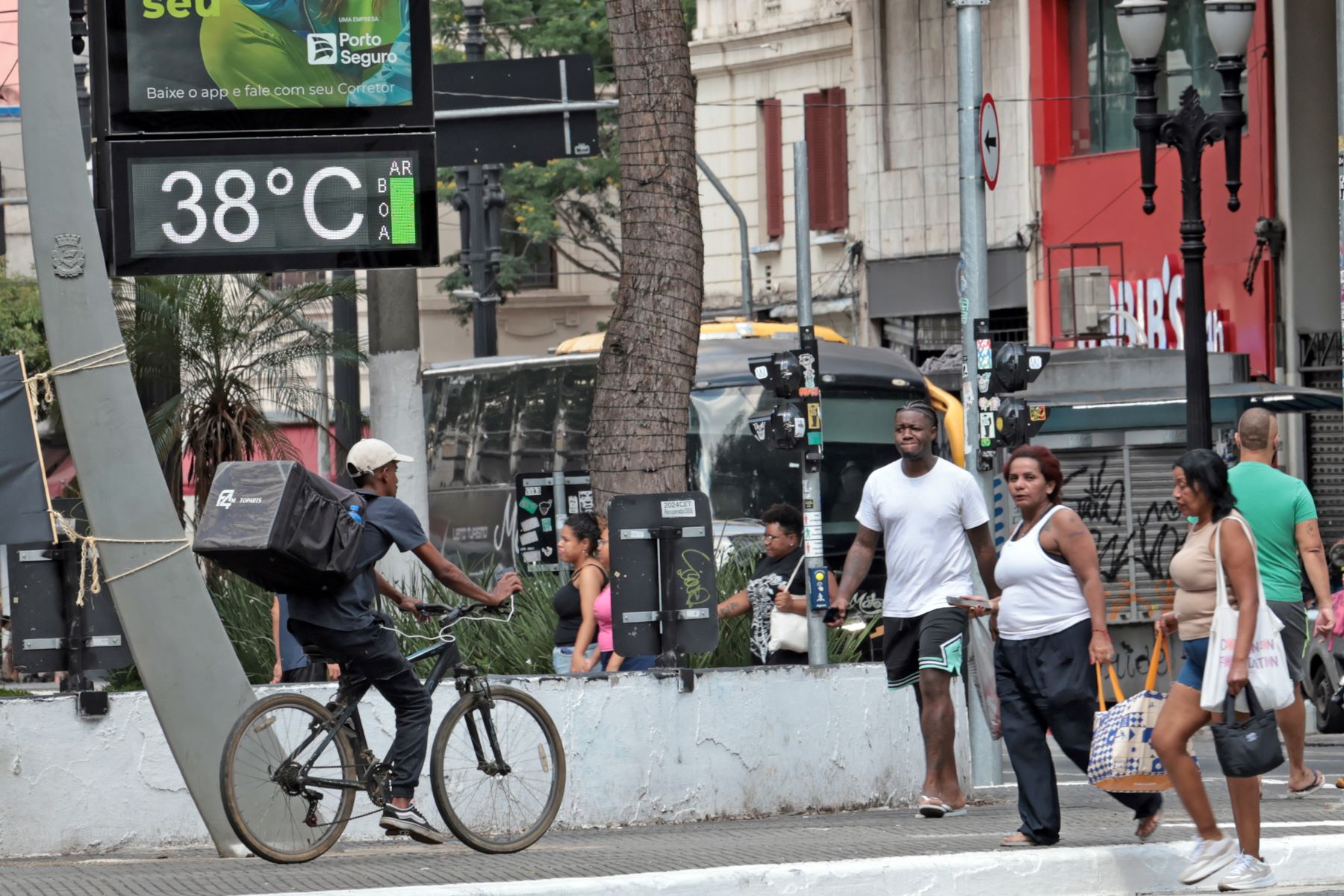 Recorde de calor no verão de São Paulo: 2025 registrou multiplicação de ondas de calor, incêndios florestais e outros eventos climáticos extremos (Foto: Paulo Pinto / Agência Brasil - 27/12/2025)
