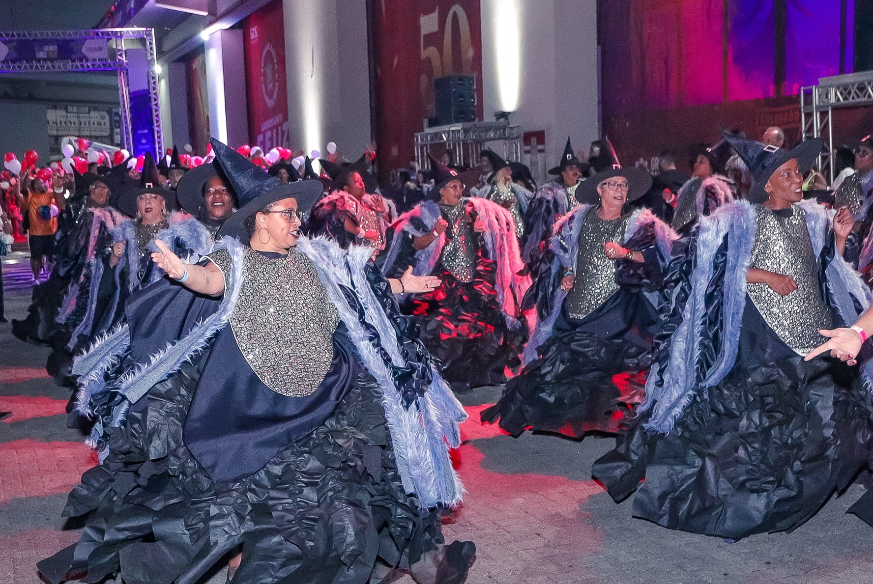 As bruxas da Colorado do Brás para o desfile do Carnaval SP 2026: enredo sobre feiticeiras no Sambódromo do Anhembi (Foto: Jobelli / Colorado do Brás)