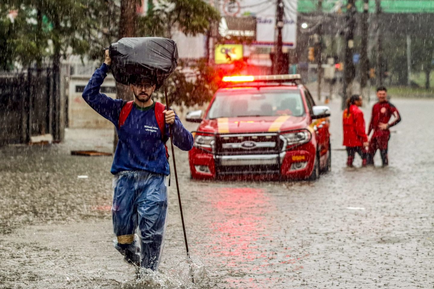 Temporal durante as enchentes no Rio Grande do Sul em 2024: Mudanças climáticas intensificam ciclones e tempestades no Sudeste e no Sul (Foto: Rafa Neddermeyer / Agência Brasil - 23/05/2024)