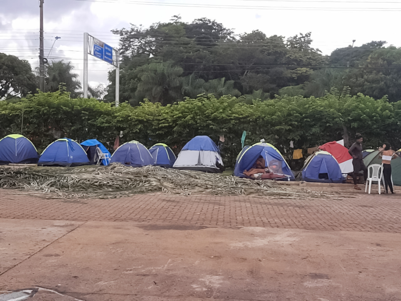 Acampamento indígena no porto da Cargill em Santarém: reapropriação de território (Foto: Rogério Almeida) 