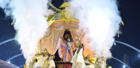 Mocidade Alegre em seu desfile sobre Léa Garcia: trajetória profissional e ancestralidade e representatividade africana no Sambódromo do Anhembi (Foto: Felipe Araújo / Liga-SP)